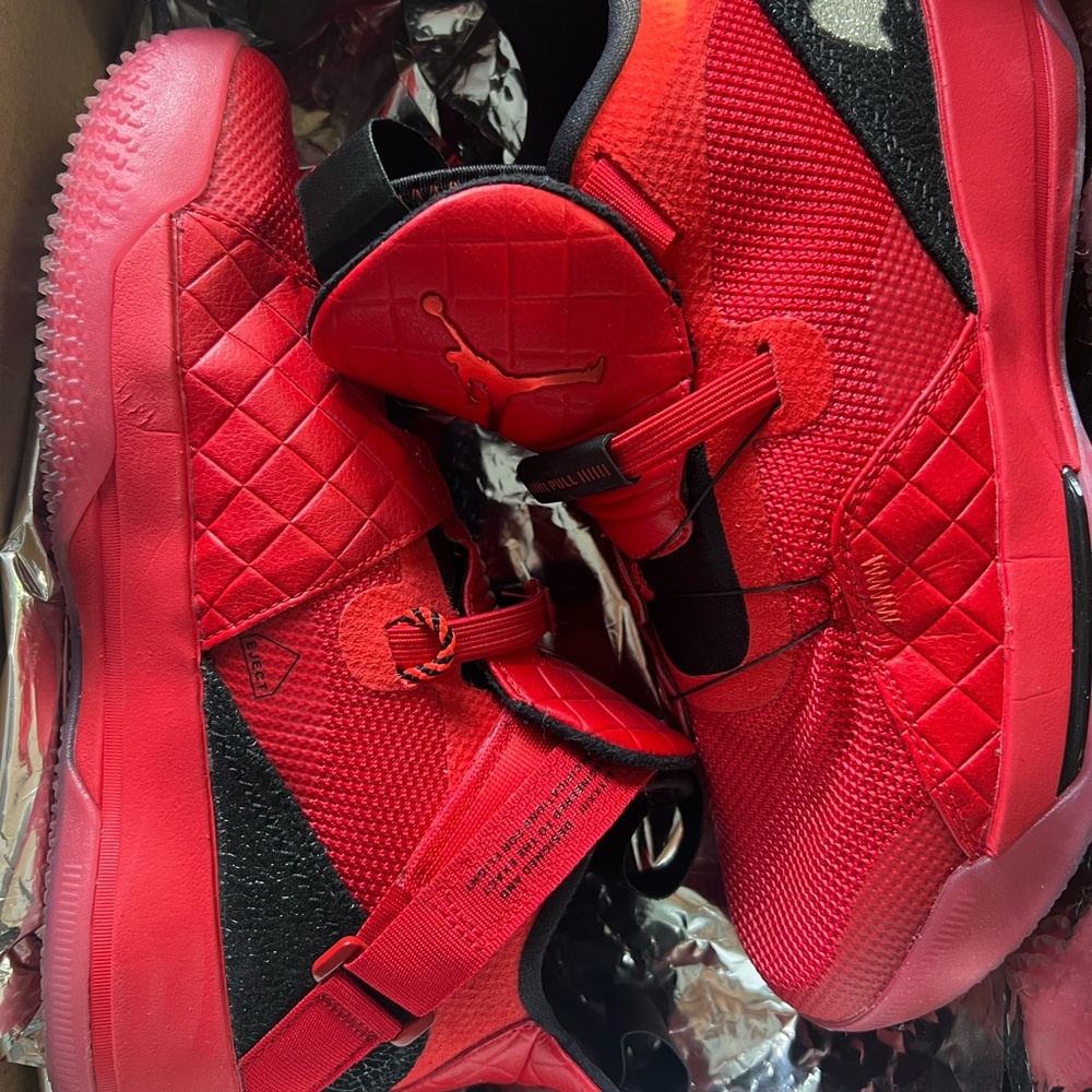 Air Jordan XXXIII University Red GS Youth - Picture 6 of 8